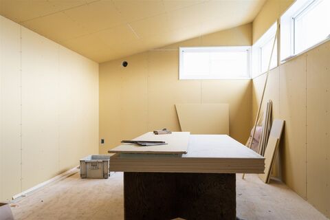 石膏ボードを張り終えた壁と天井の部屋（イメージ）
