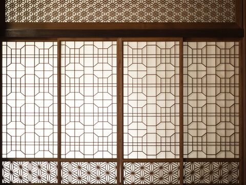 組子の格子を組んだ障子の引き戸（イメージ）