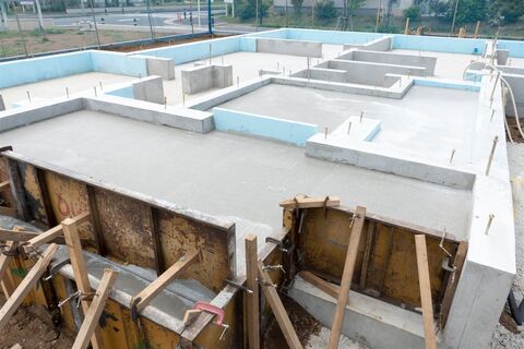 型枠を組んでコンクリートを打った住宅の基礎（イメージ）